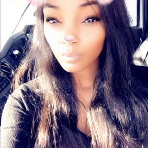 Meet your Posher, Corrine